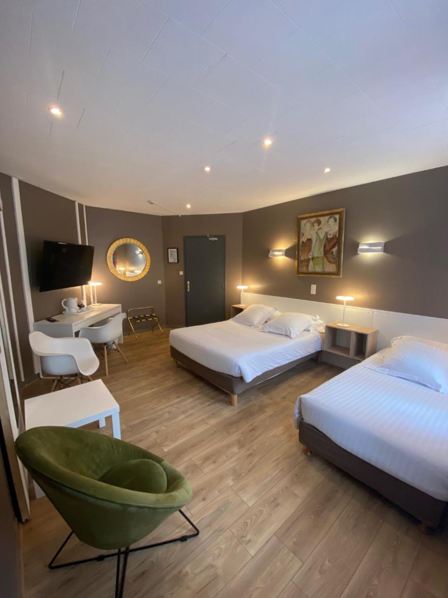 Hotel Le Pelican Charleville-Mézières Exteriör bild