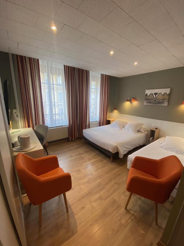 Hotel Le Pelican Charleville-Mézières Exteriör bild