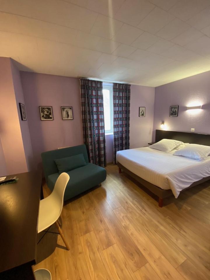 Hotel Le Pelican Charleville-Mézières Exteriör bild