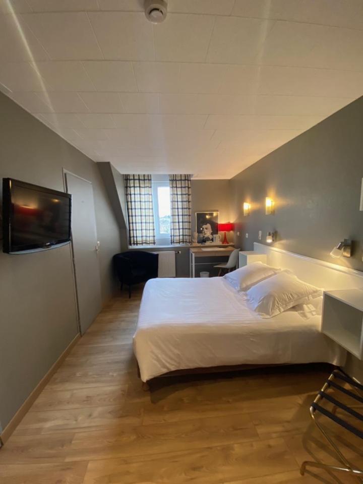 Hotel Le Pelican Charleville-Mézières Exteriör bild